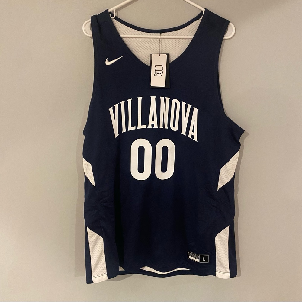 Villanova Men’s Basketball jersey NWT L